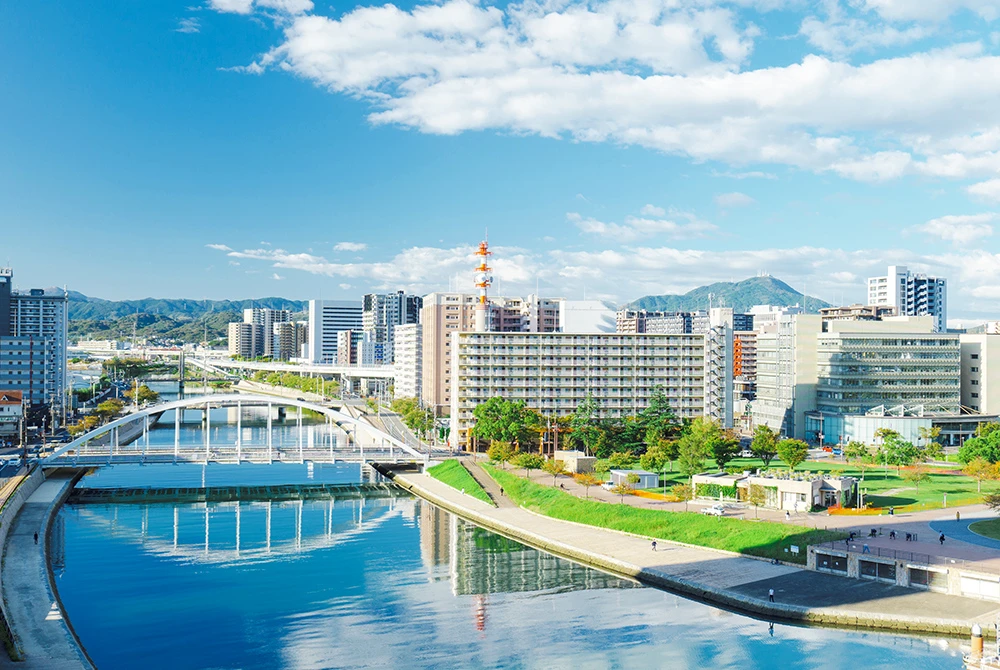 人と仕事の「安心」をつなぎ仲間とともに、未来をつくります。
